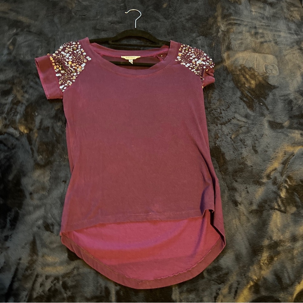 Women’s Buffalo David Bitton short sleeve top with sequins on sleeve Small